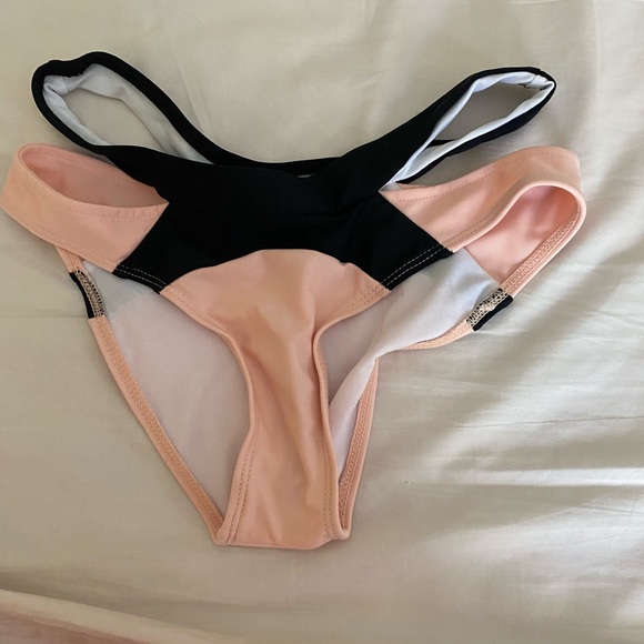 2 piece Bathing Suit- BRAND NEW - Picture 2 of 4